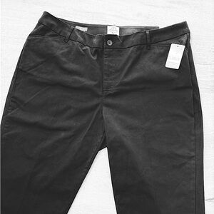 St. John's Bay Women’s Black Crop Chinos. Secretly Slender Size 20W NWT